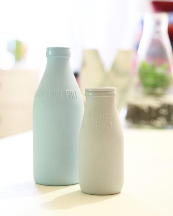 bottle, milk, blog, blogging, food, healthy, drink, dairy, white, beverage, glass, fresh, calcium, product, breakfast, nutrition, liquid, container, protein, natural, lactose, diet, organic, eating, baby, plastic, farm, icon, full, child, yogurt, people, sweet, little, old, milk, container, yogurt, yogurt, yogurt, yogurt, yogurt